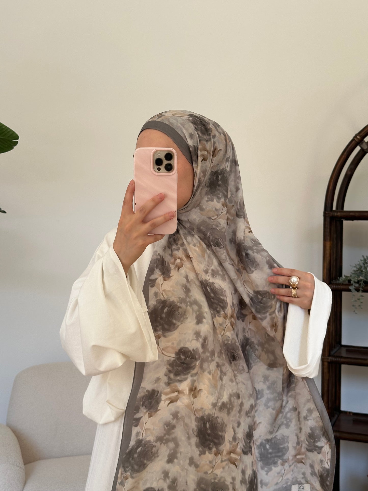 Rami Rose Scarf Grau