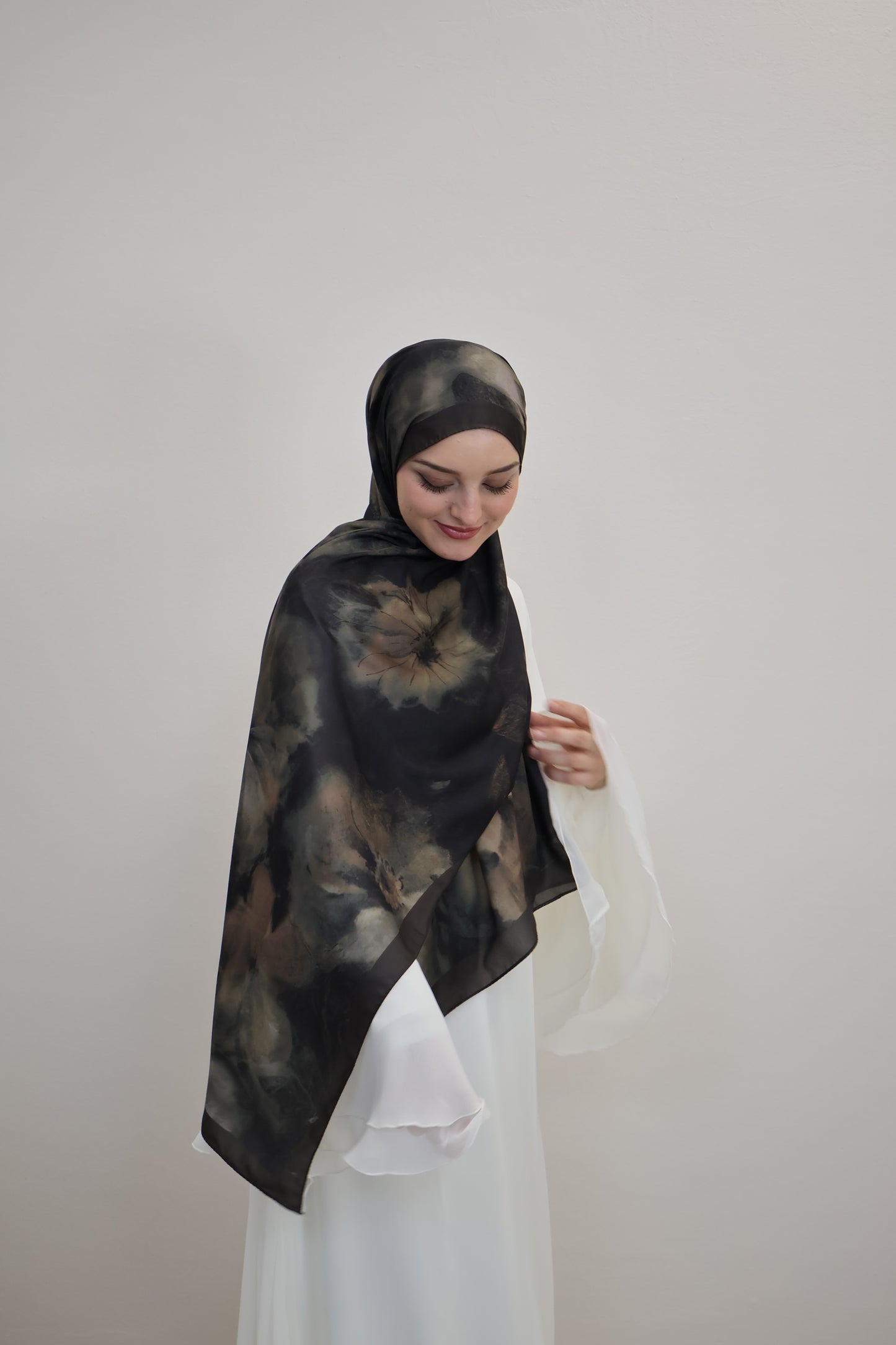 Satin Scarf Khaki/Schwarz