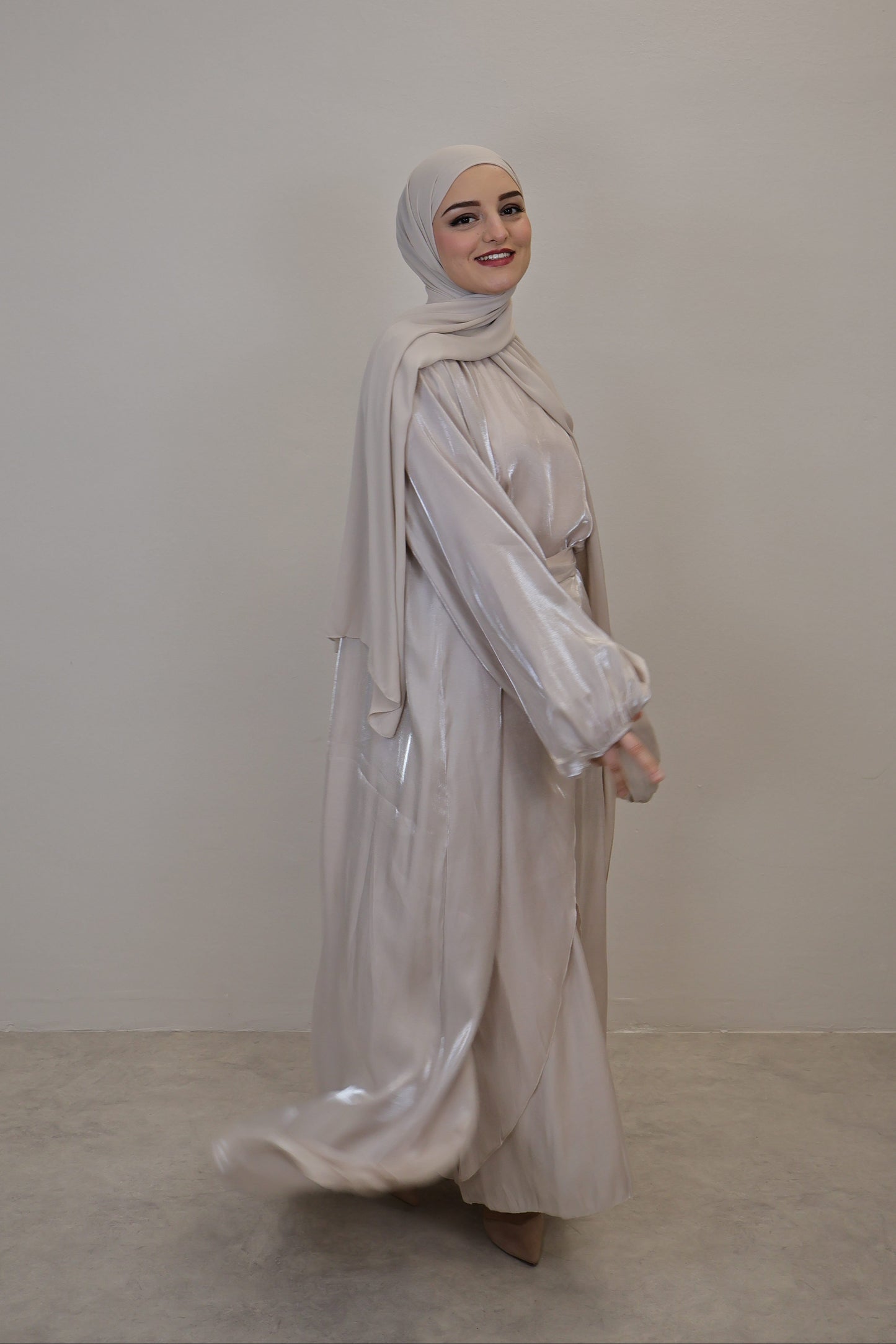 Glanz Abaya Beige