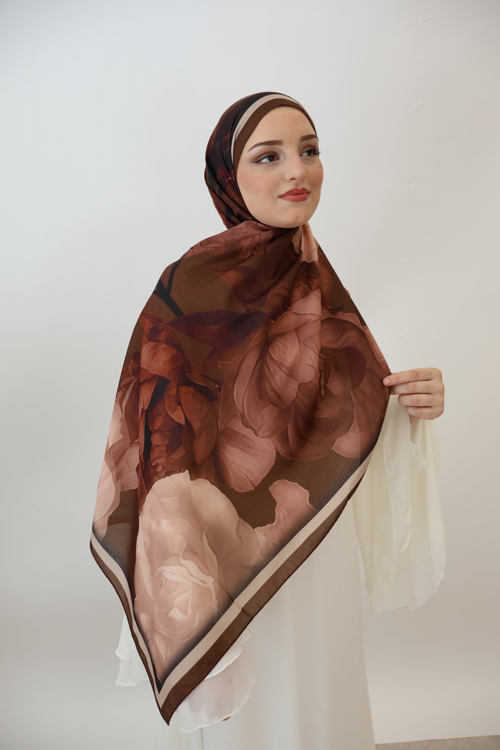 Veyra Scarf