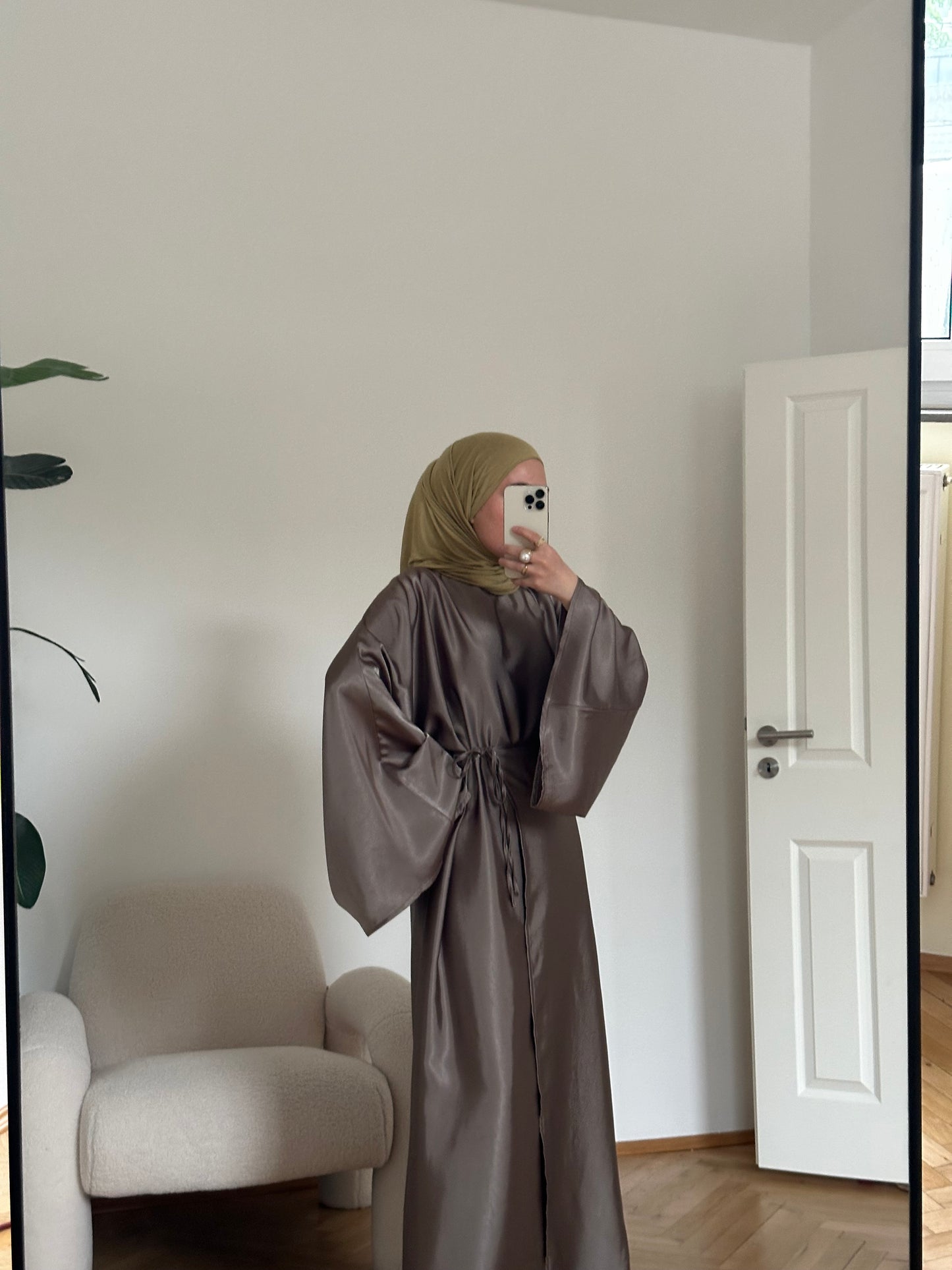 Nuré Satin Kleid