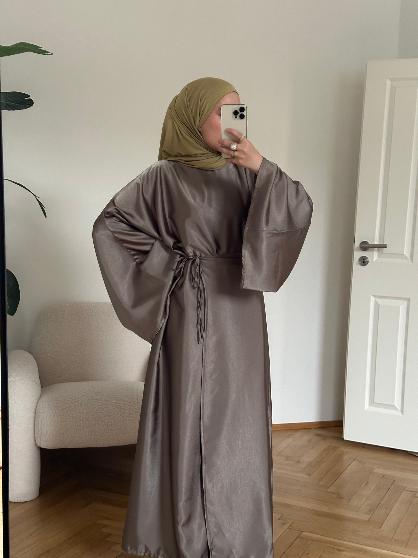 Nuré Satin Kleid