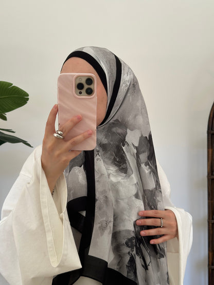 Layla Scarf Grau