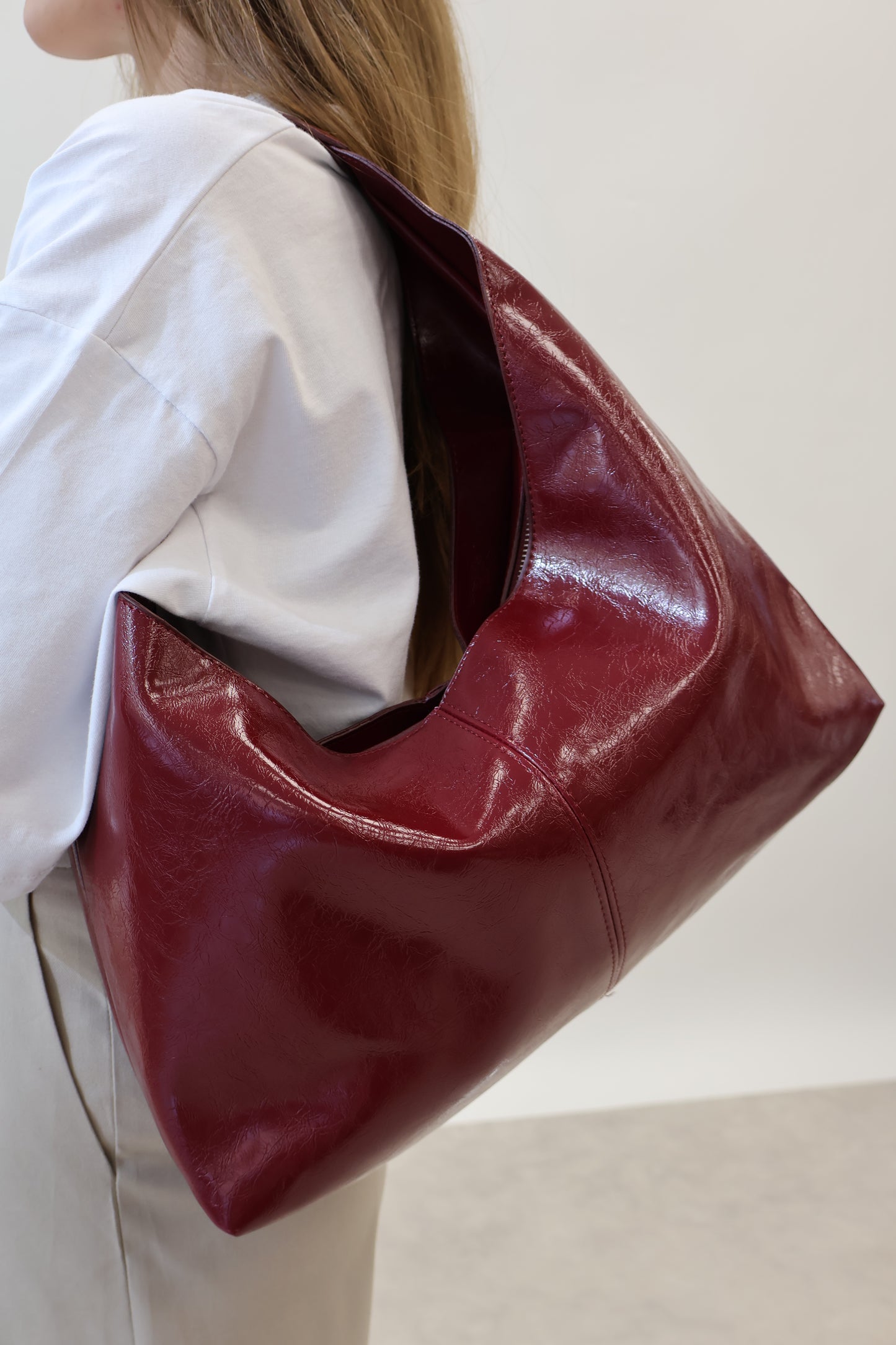 U-förmige Schultertasche