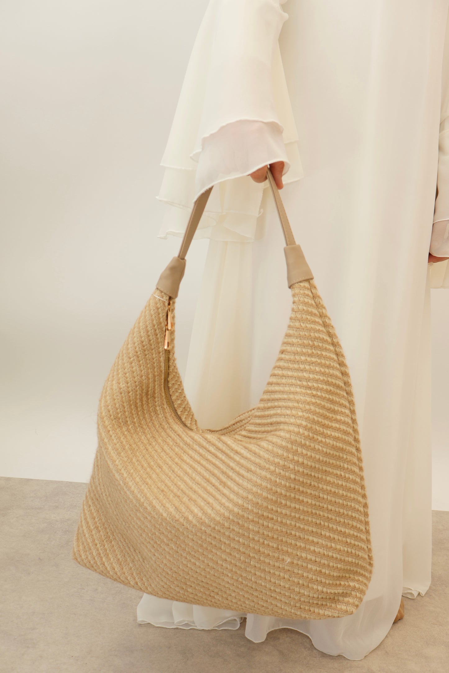 Gewebte Oversize Schultertasche