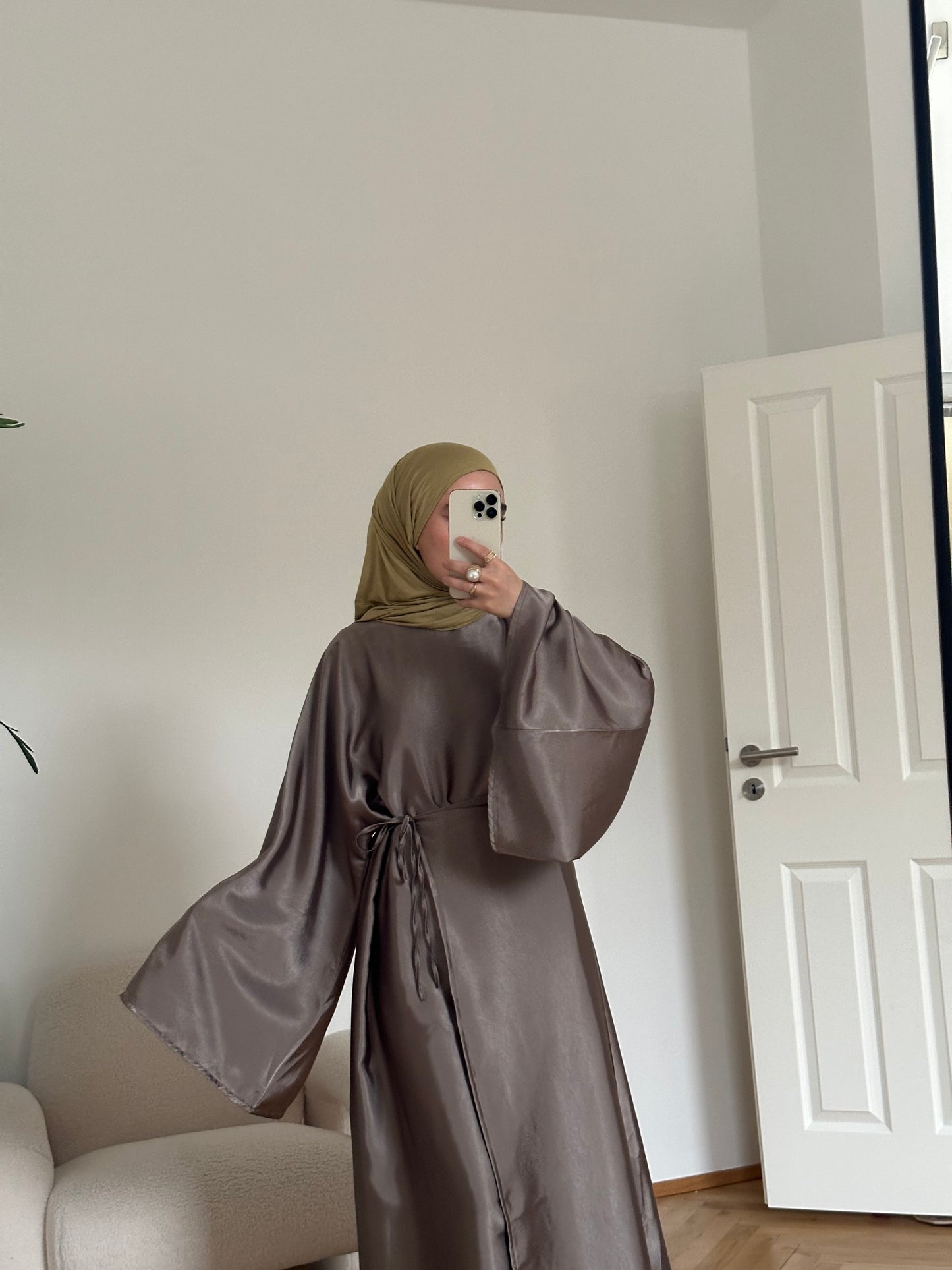 Nuré Satin Kleid