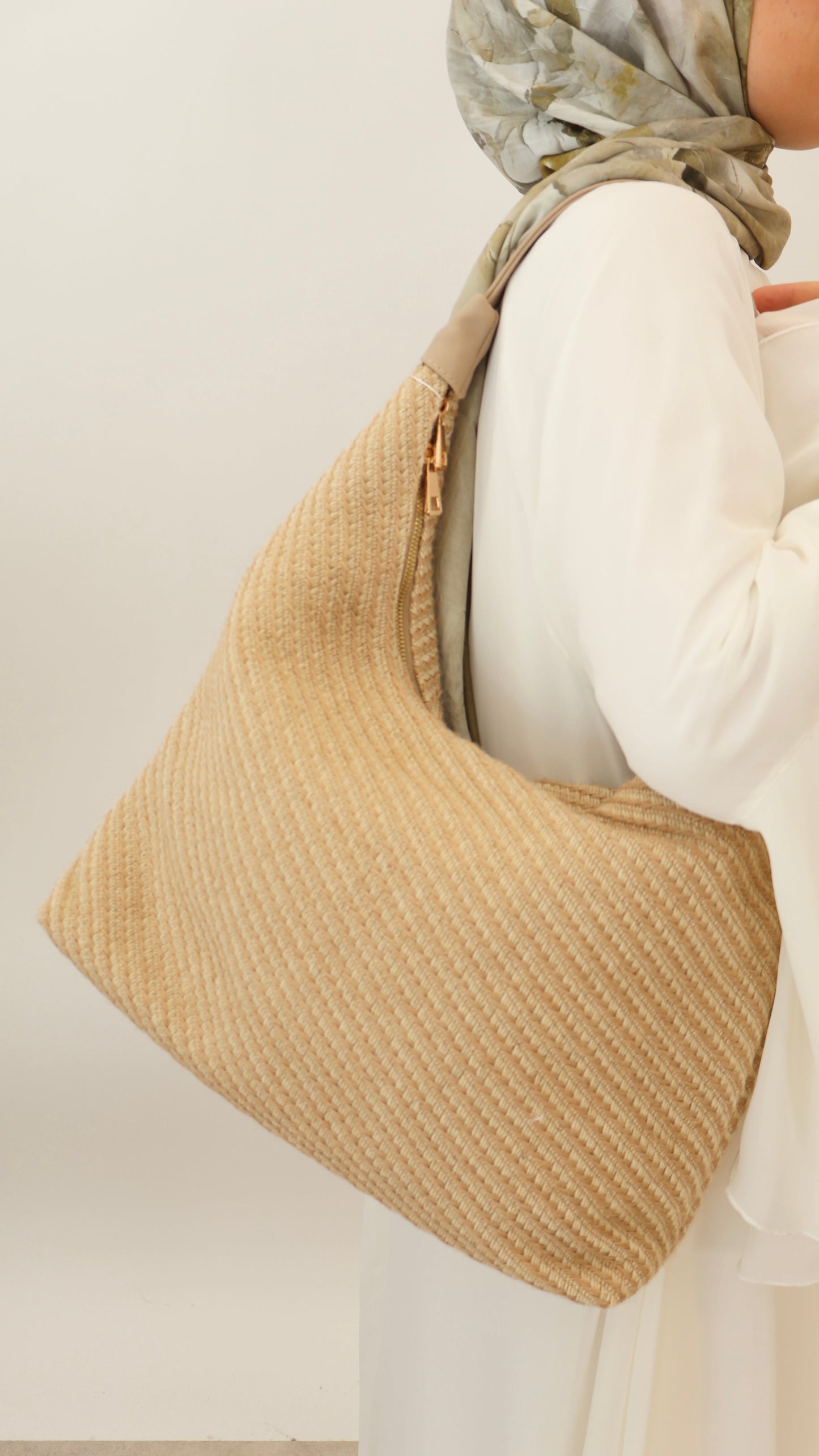 Gewebte Oversize Schultertasche