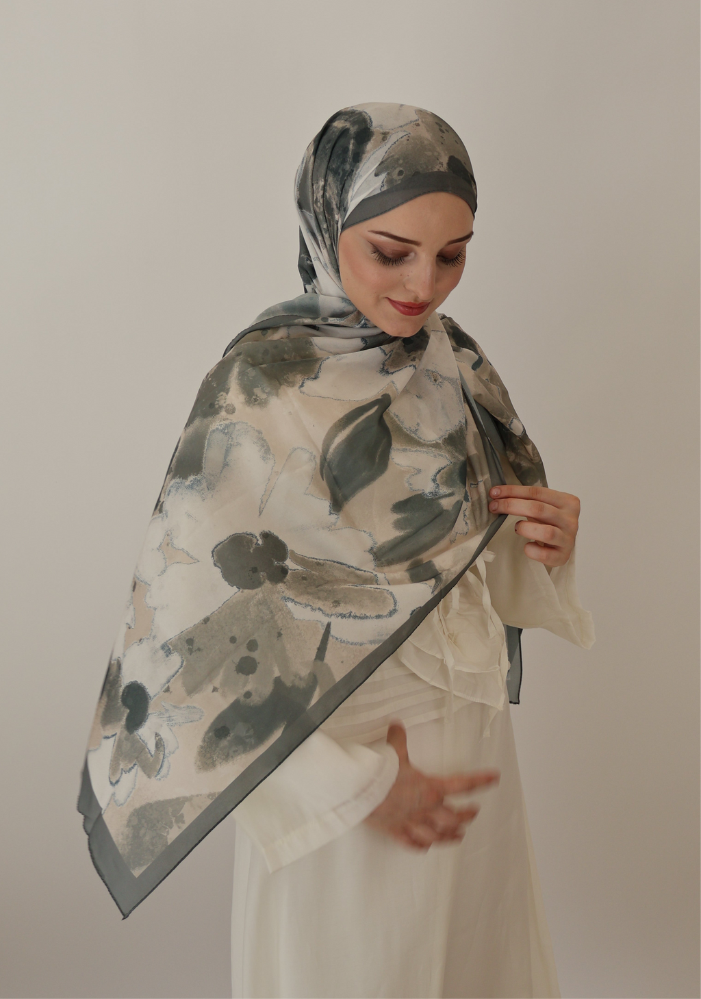 Nura Scarf Hunter
