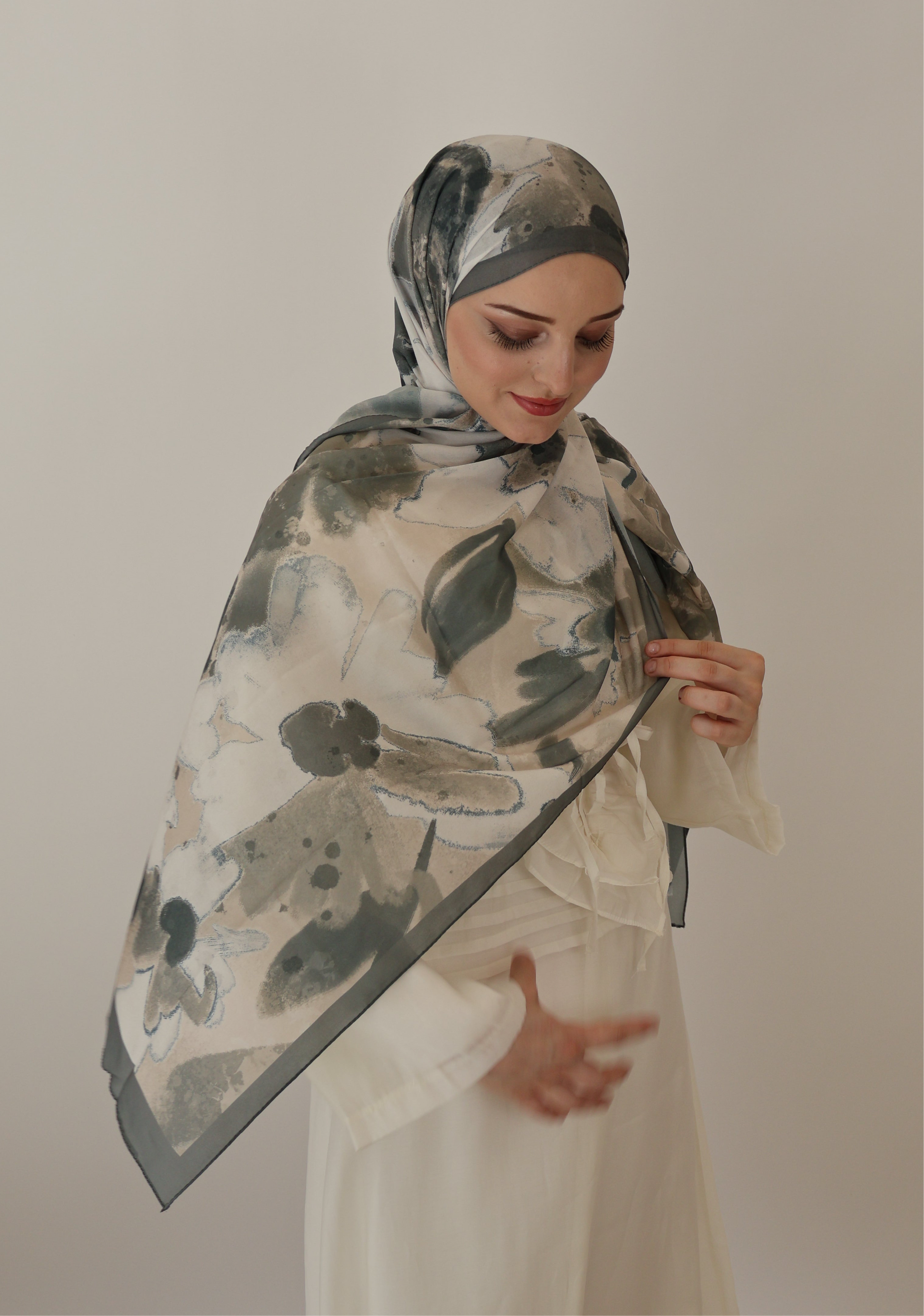 Nura Scarf Hunter