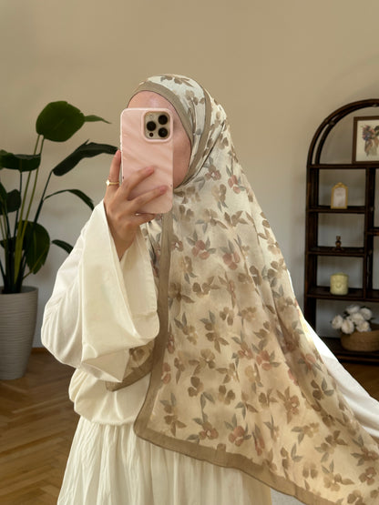 Blume Scarf Beige