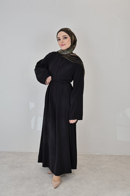 Tailliertes Kleid Schwarz