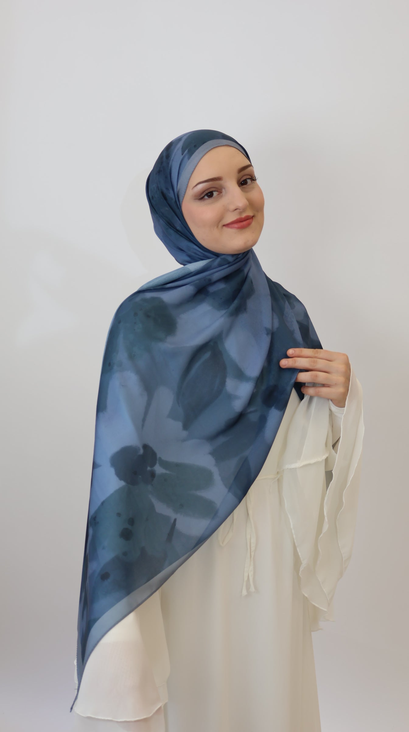 Nura Scarf Blau Töne