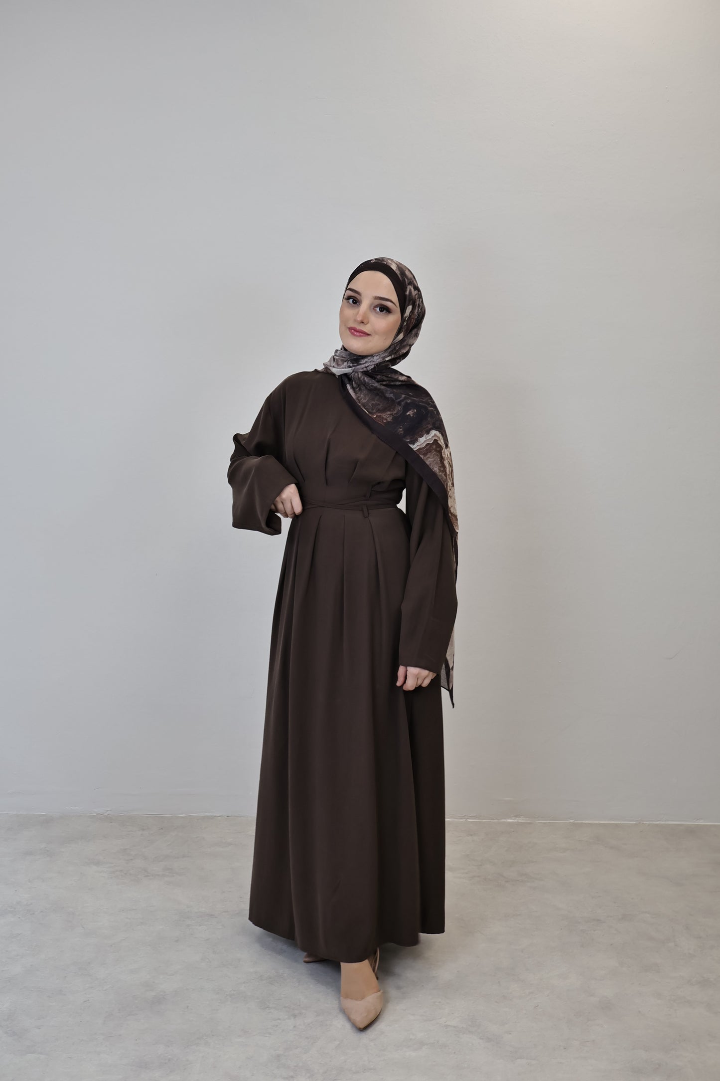 Tailliertes Kleid Braun