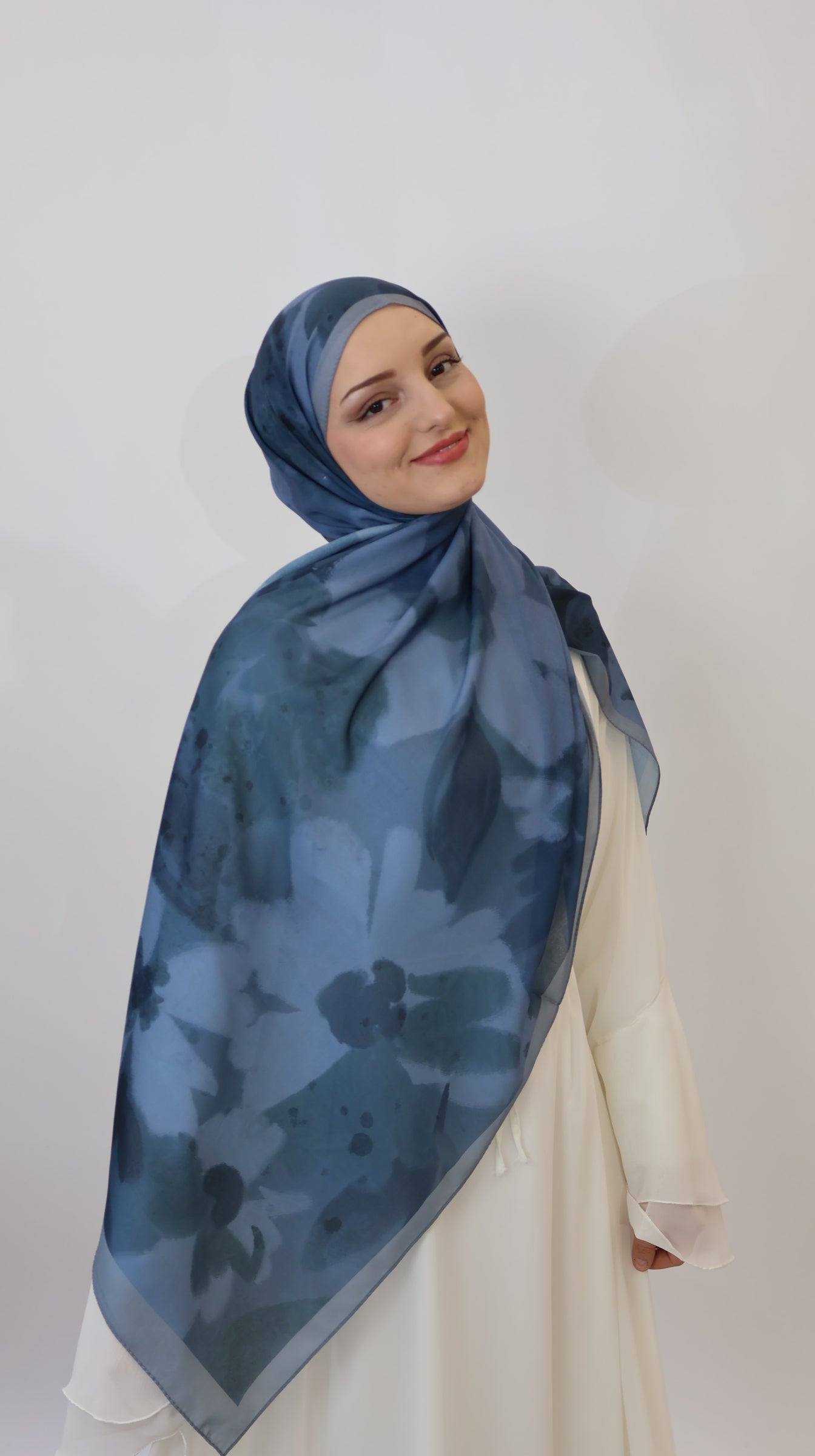 Nura Scarf Blau Töne