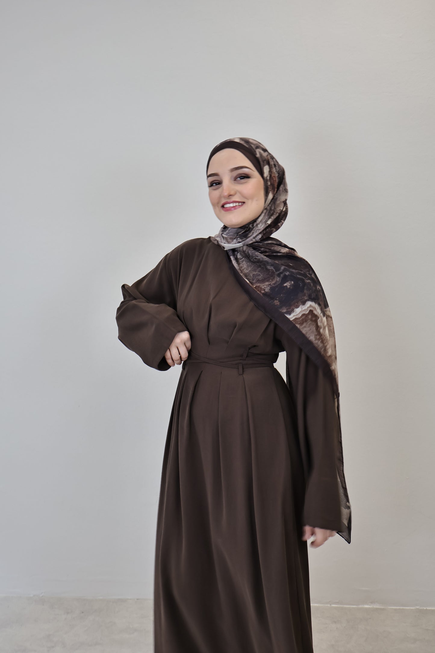 Tailliertes Kleid Braun