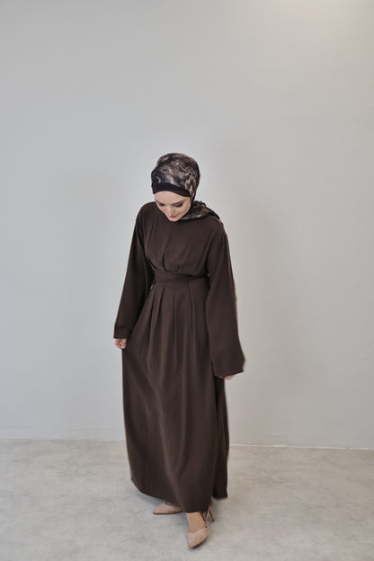 Tailliertes Kleid Braun