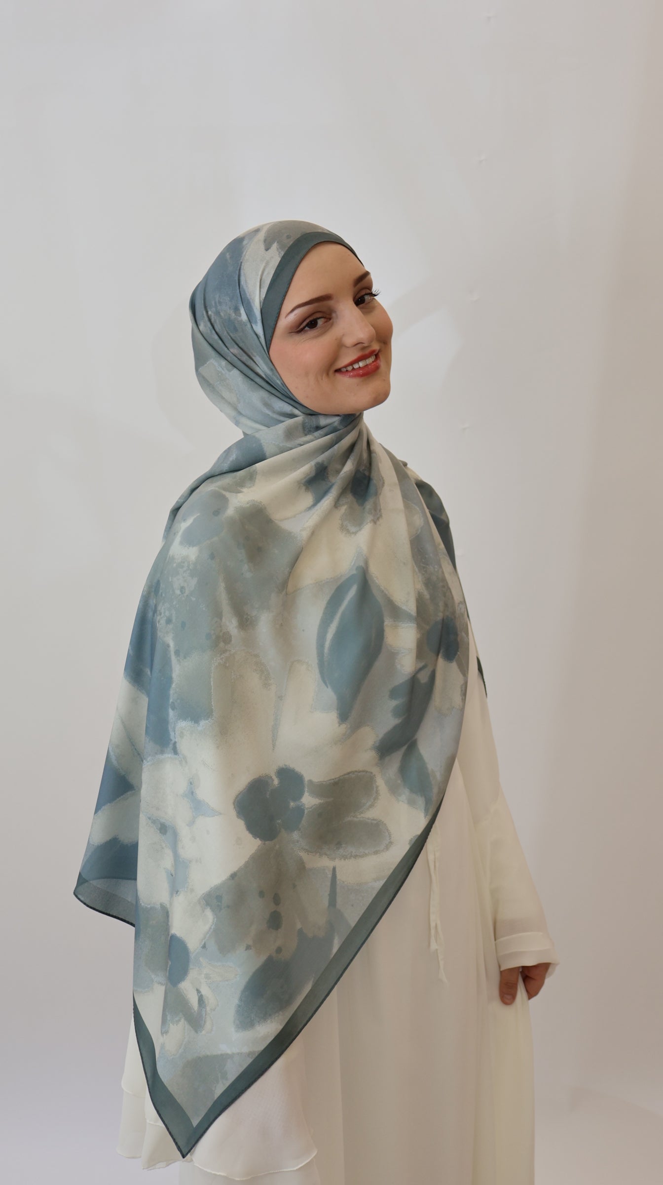 Nura Scarf