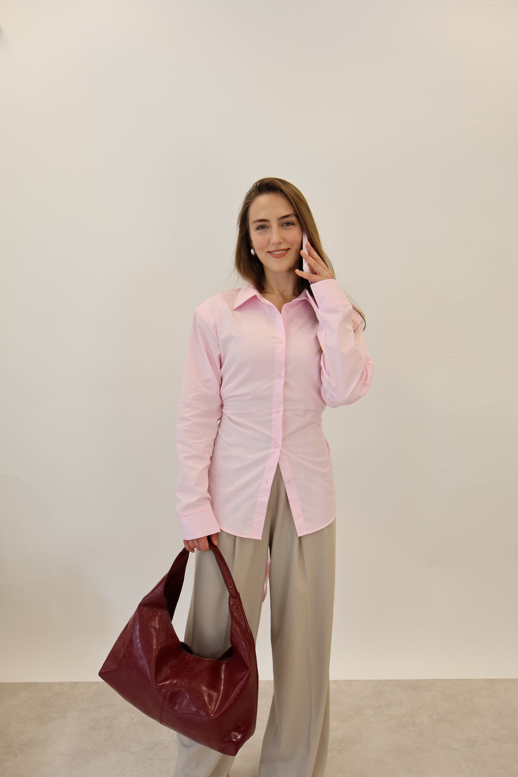 Taillierstes Hemd mit Schultepolstern Rosa