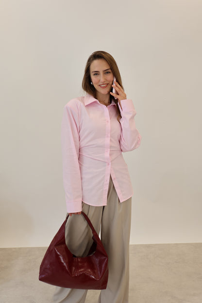 Taillierstes Hemd mit Schultepolstern Rosa