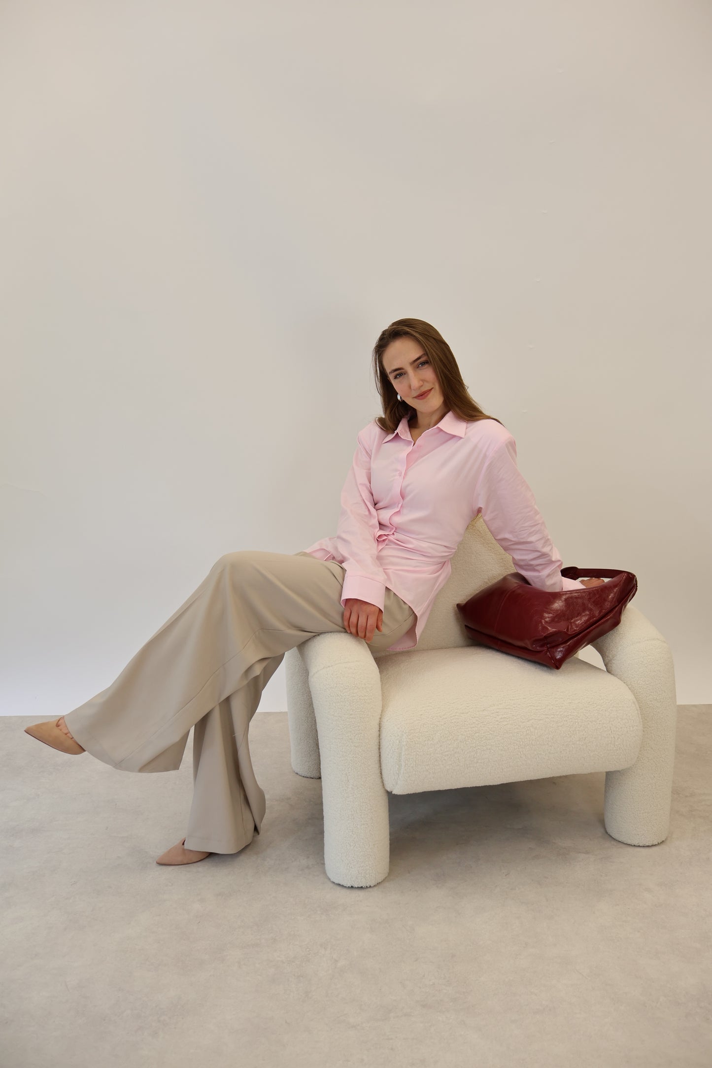 Taillierstes Hemd mit Schultepolstern Rosa