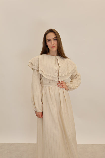 Kleid mit Spitze Beige