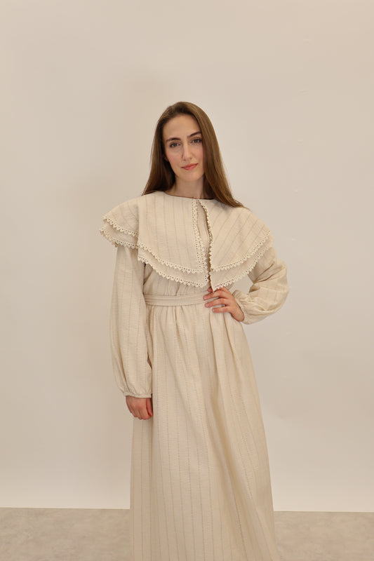 Kleid mit Spitze Beige