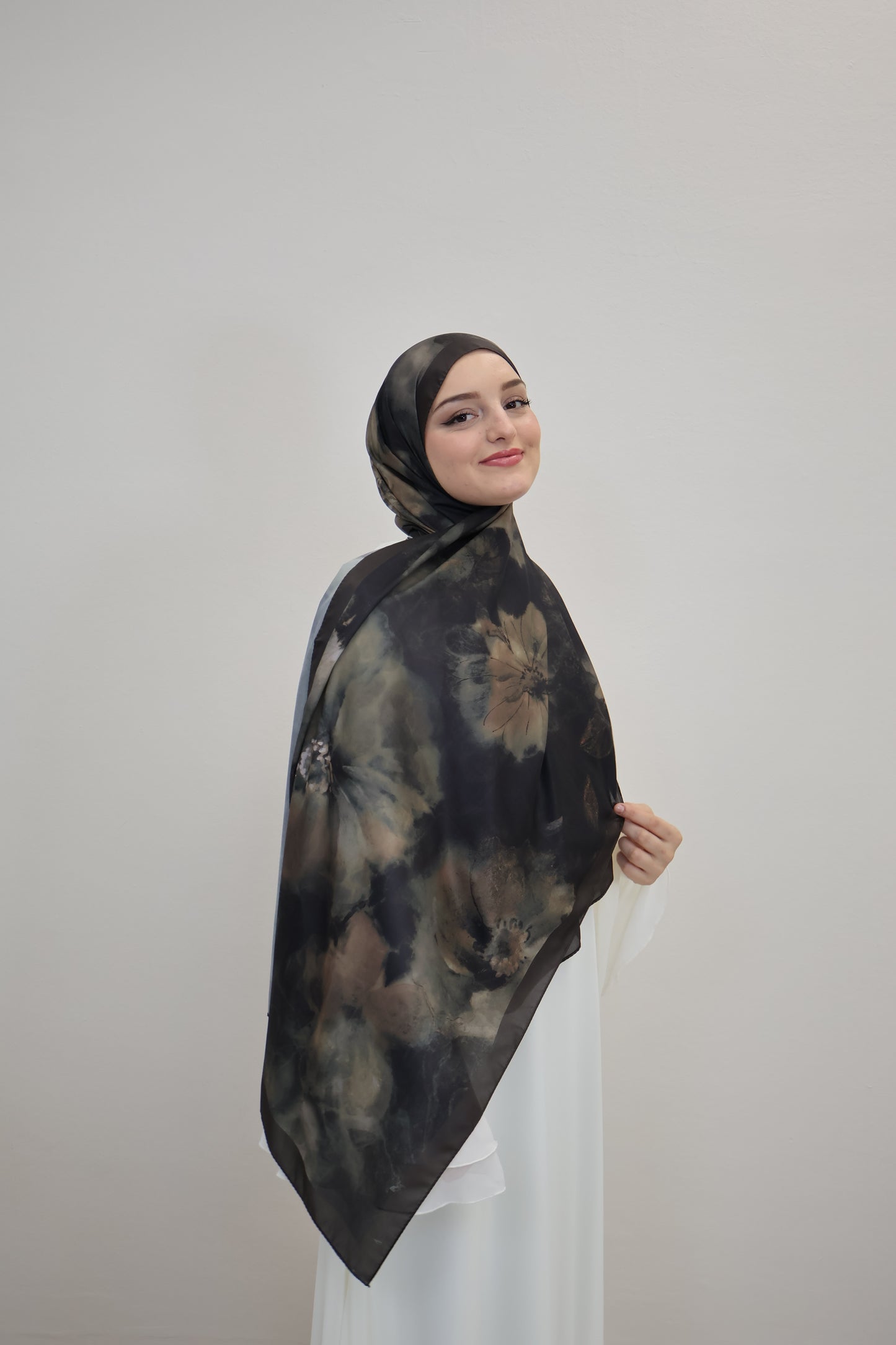 Satin Scarf Khaki/Schwarz