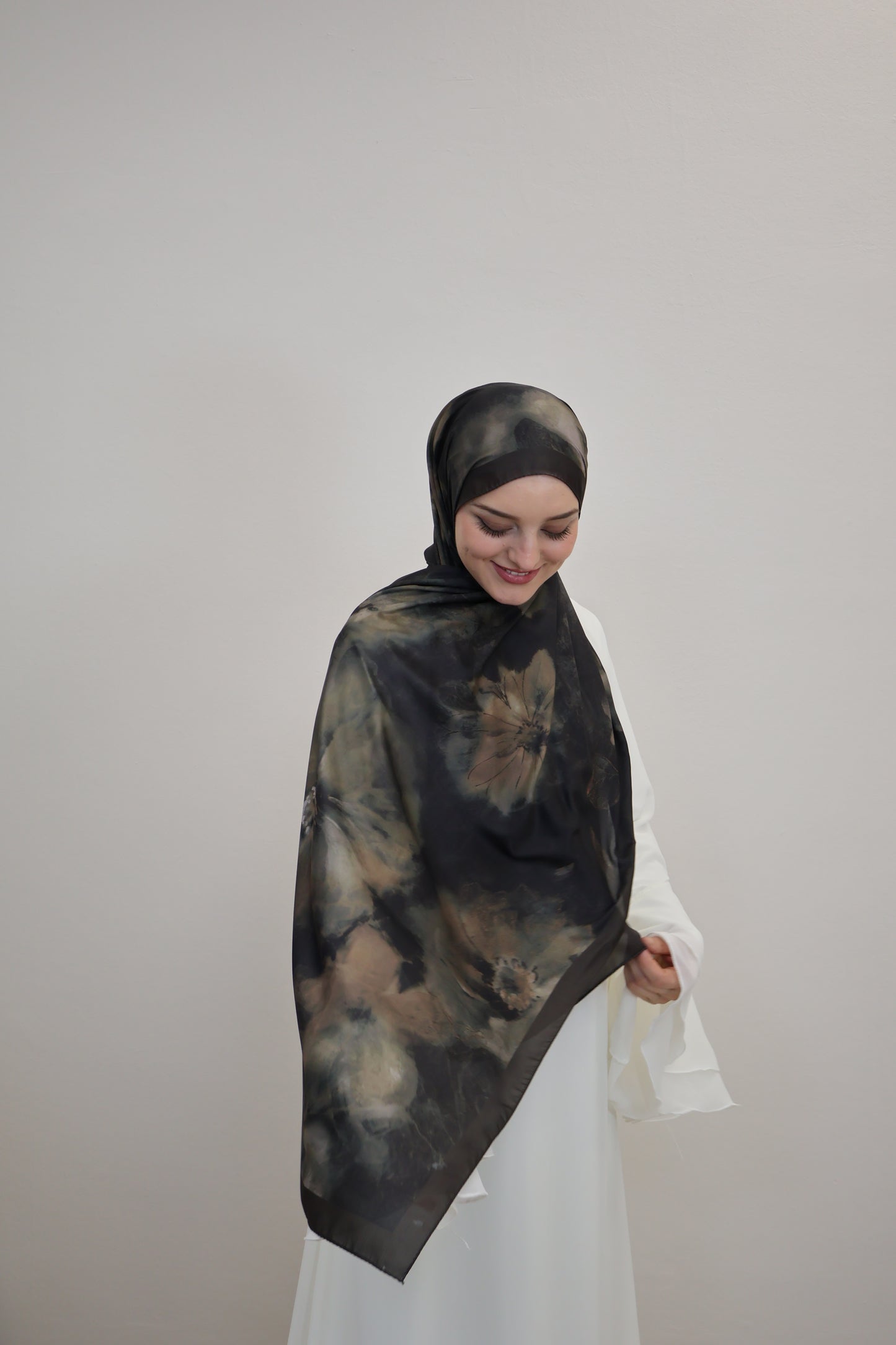 Satin Scarf Khaki/Schwarz