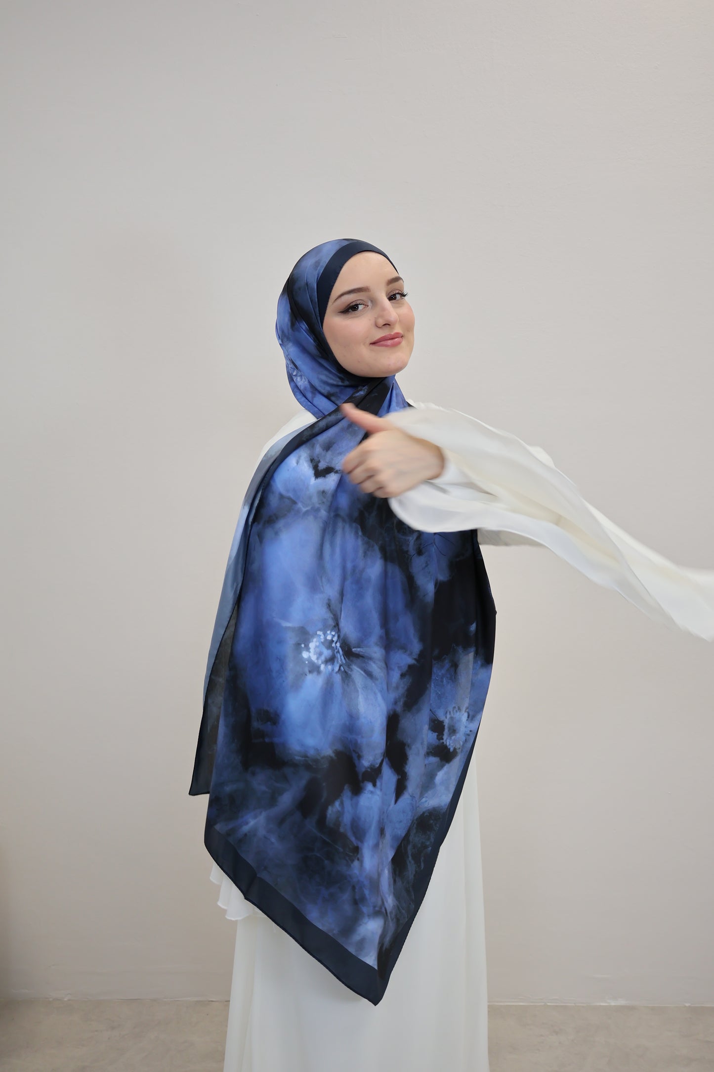 Satin Scarf Blau/Schwarz