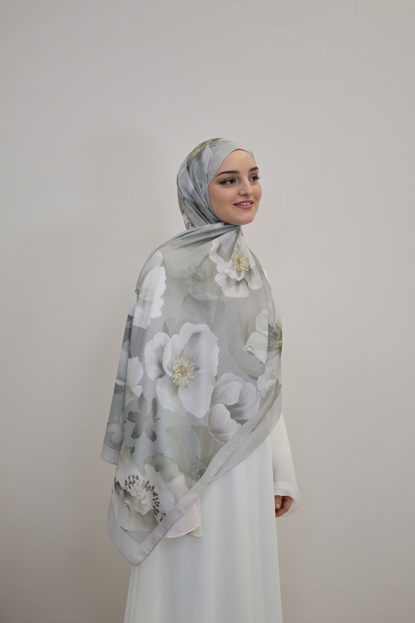 Satin Scarf Mint/Weiss